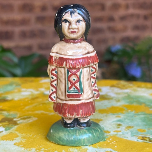 Vintage Handcrafted Ceramic Pepper Shaker - Picture 1 of 7
